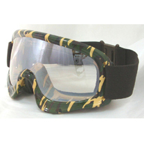 ski goggles / motorcycle goggles (les masques de ski / lunettes de moto)